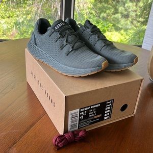 NOBULL Ripstop Runner Grey 7 NIB Sneakers